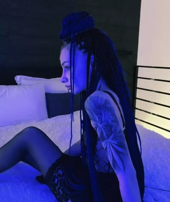 Ищешь яркие впечатления и незабываемые ощущения? Заходи ко мне, я сделаю всё, чтобы ты почувствовал себя настоящим мужчиной. Фото гарантировано! 2032, 18 лет